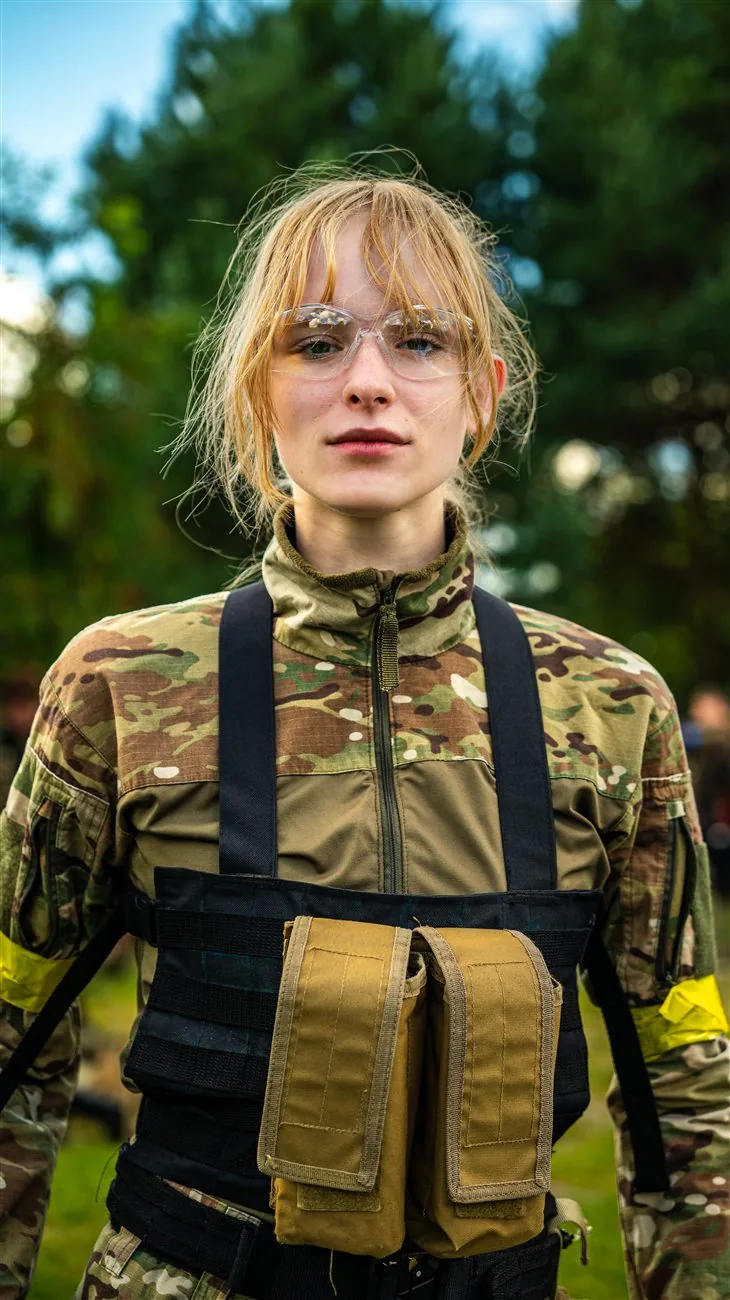 Portret zawodniczki ASG w plenerze, Pietruszka Tworzy